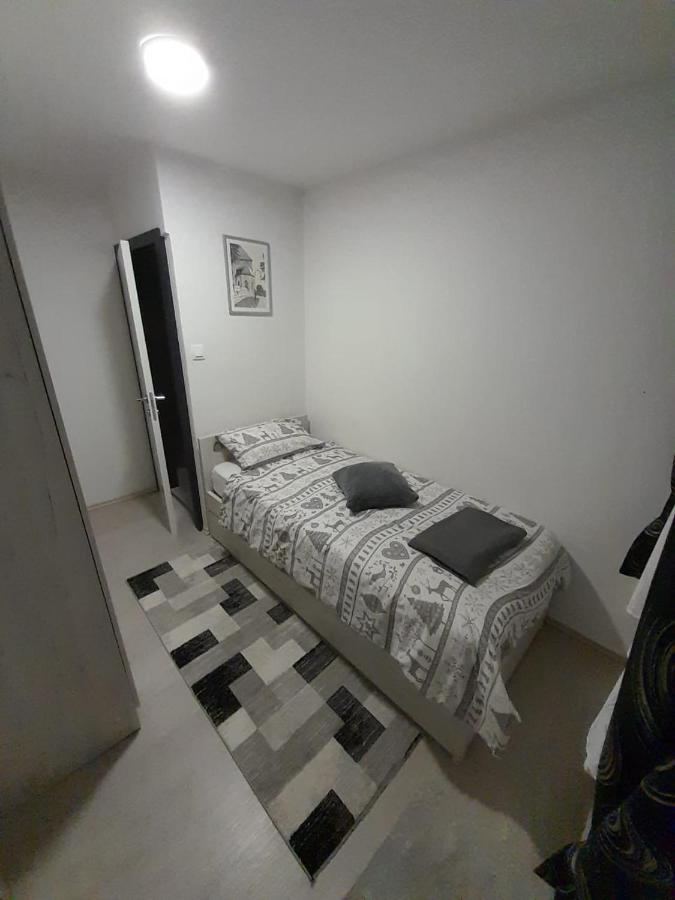 Apartman Lela Karlovac Exterior foto